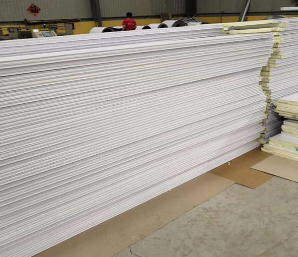 車(chē)庫(kù)門(mén)車(chē)間